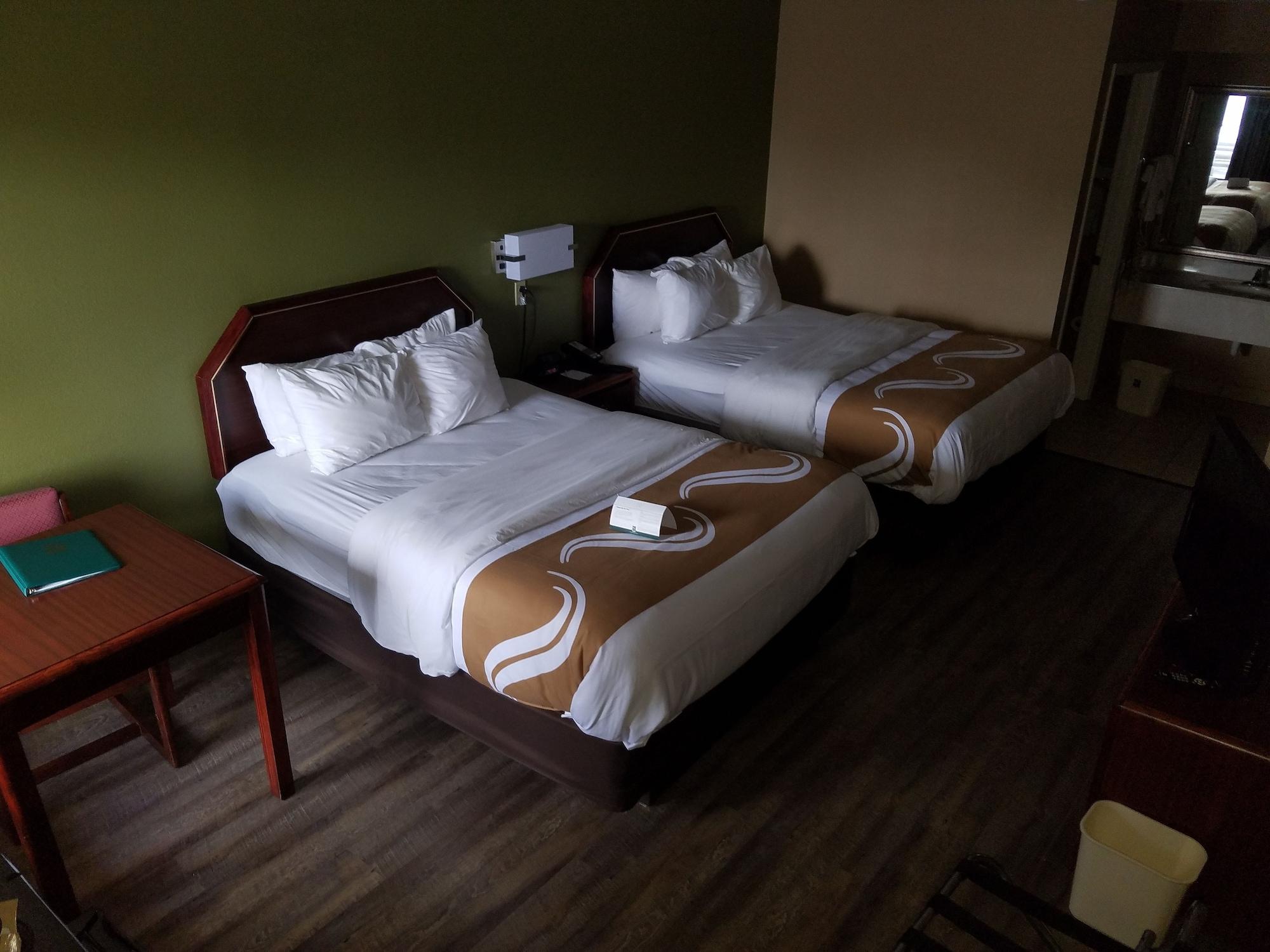 Quality Inn Alexandria Exteriör bild