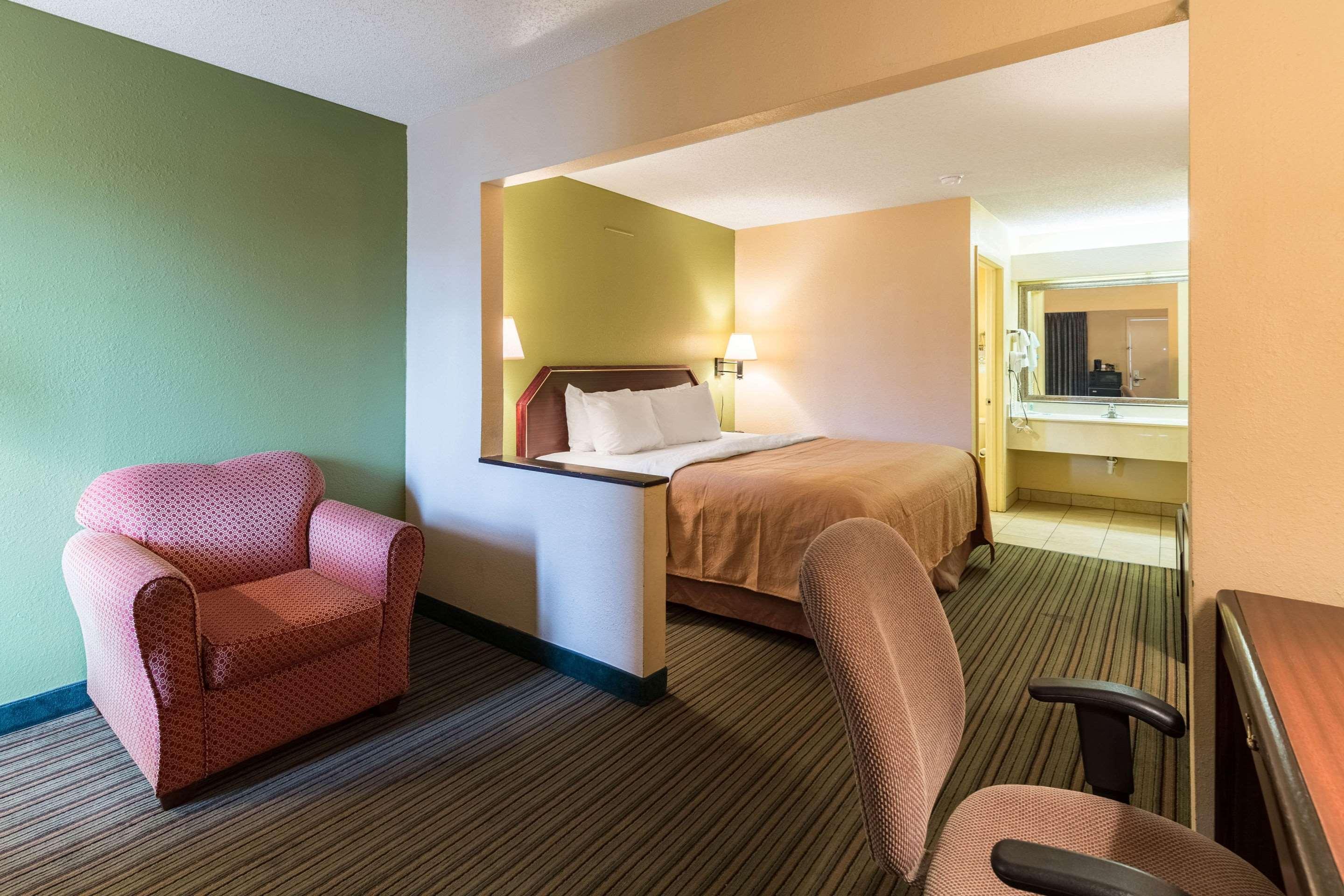Quality Inn Alexandria Exteriör bild