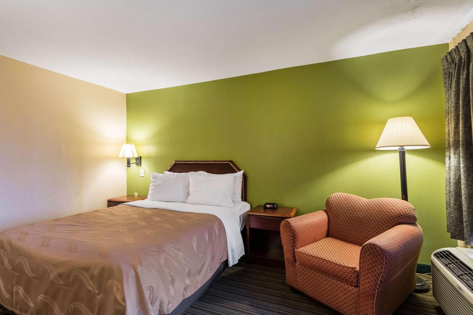 Quality Inn Alexandria Exteriör bild