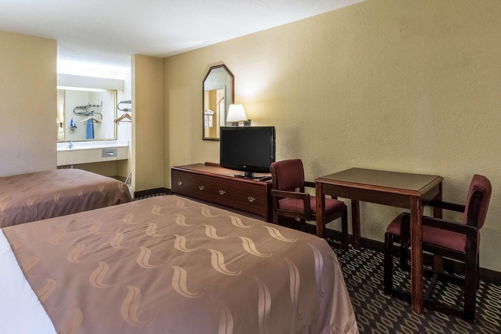 Quality Inn Alexandria Exteriör bild