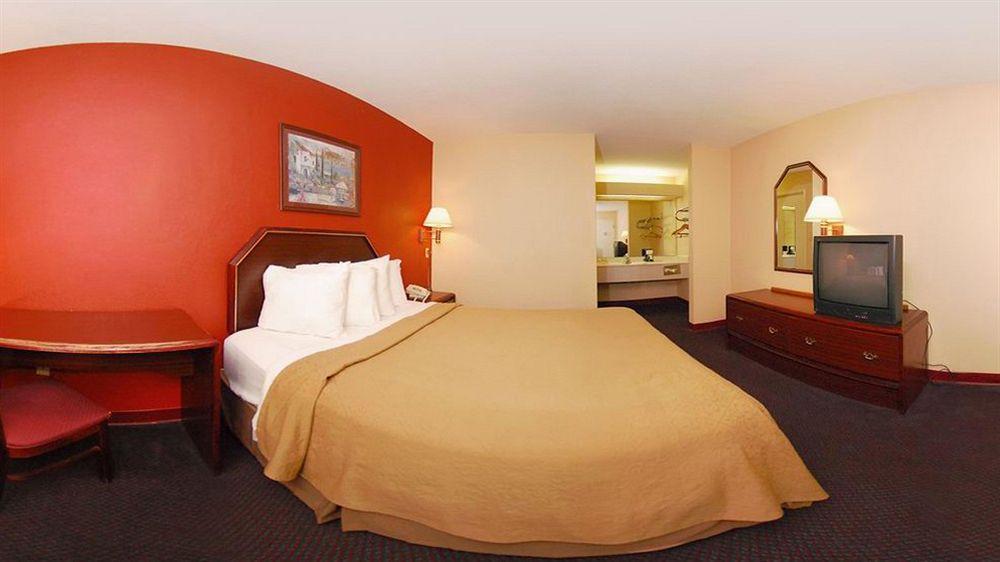 Quality Inn Alexandria Exteriör bild